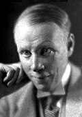 Image 242 out of 10 best-selling American books in the 1920s were written by Sinclair Lewis (1885–1951). (from 1920s)