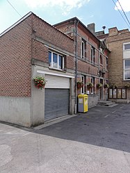 The town hall in Leval