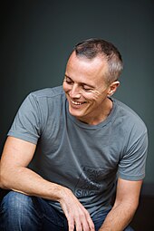 Curt Smith posing in 2008