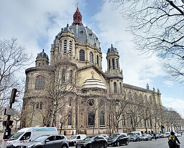 The apse or rear of the church, surrounded by chapels