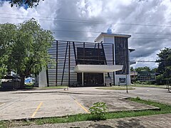 Hinang Hall houses the College of Engineering and Geo Sciences (CEGS).