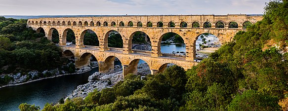 Pont du Gard, Vers-Pont-du-Gard, Gard, France, a Roman aqueduct, unknown architect, 40–60 AD[72]