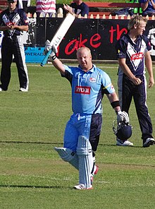 Daniel Smith batting.jpg