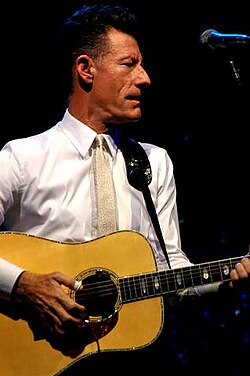 Lyle Lovett performing in 2005