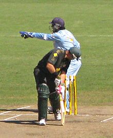 Hayden and Dhoni.jpg