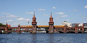 U1 crossing Oberbaum Bridge