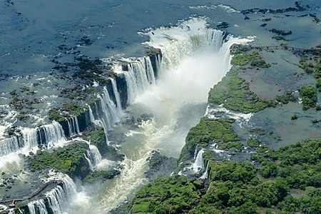 Iguazú Falls, by User:Enaldo Valadares