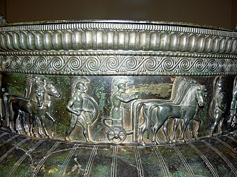 Ancient Greek Vitruvian scrolls under the lip of the Vix Krater, c.530 BC, bronze, Musée du Pays Châtillonnais, Châtillon-sur-Seine, France[3]