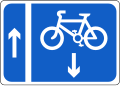 Contra-flow cycle lane/Lána rothar