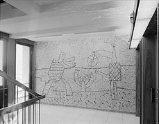 Interior of the H-Block, Oslo, by Erling Viksjø (1959–2020); sandblasted relief by Pablo Picasso