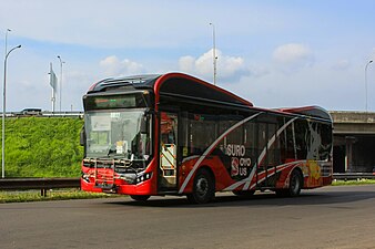 Suroboyo Bus Mercedes-Benz O500U 1726 LE serving Corridor R1